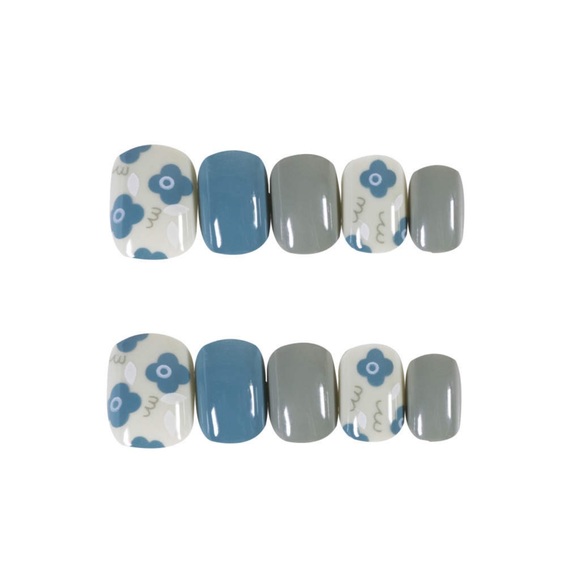 Short Blue and Green flower Press On Nails| Square shape press on nails| Blue - Picture 3 of 3